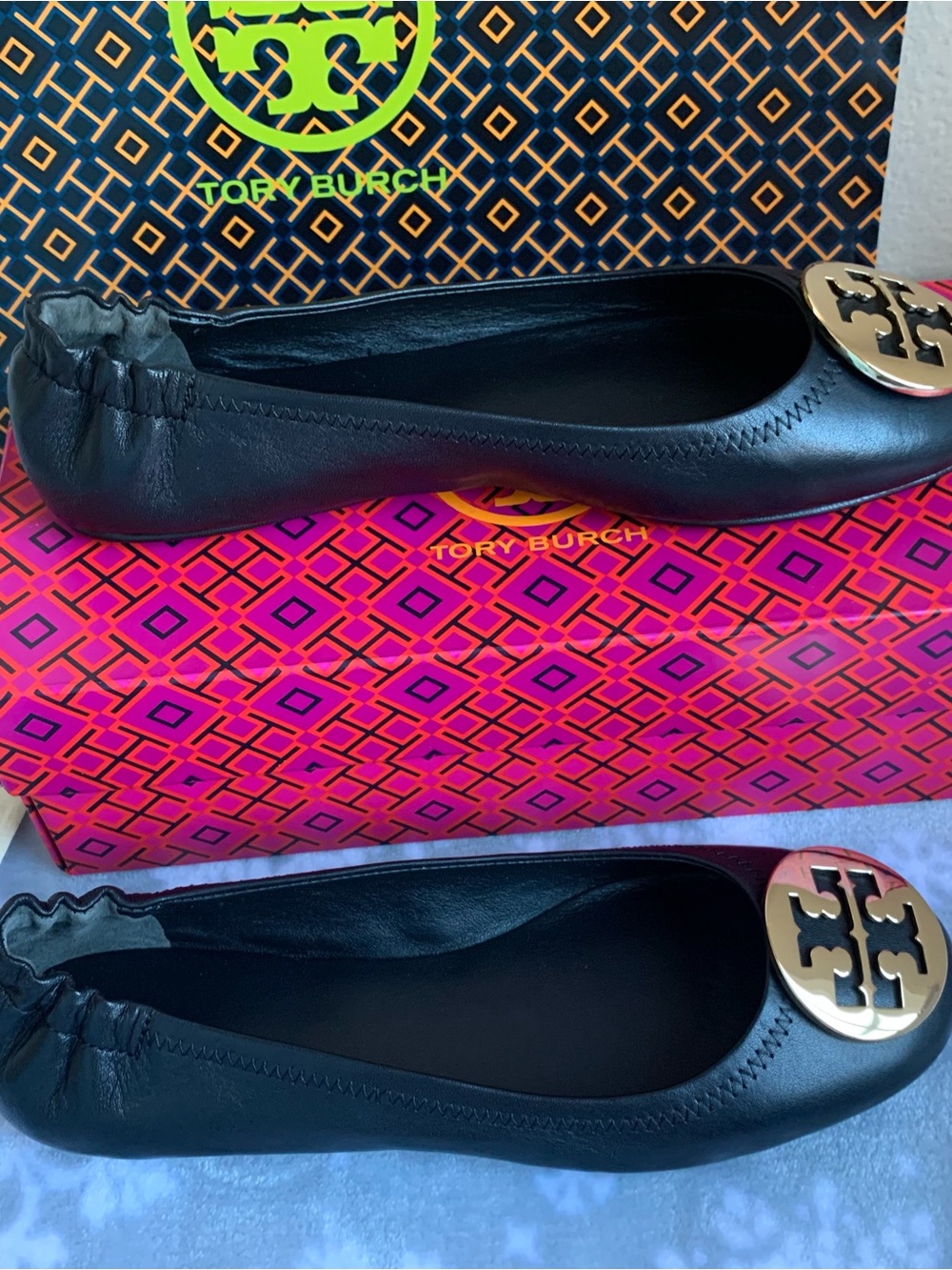 Tory Burch Black Leather Minnie Travel Ballet Flats with Gold Logo s.9.5 - Picture 3 of 8